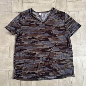 Camo V-Neck tshirt size medium
